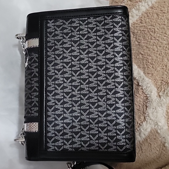 Michael Kors Whitney Shoulder/Crossbody - Picture 2 of 9
